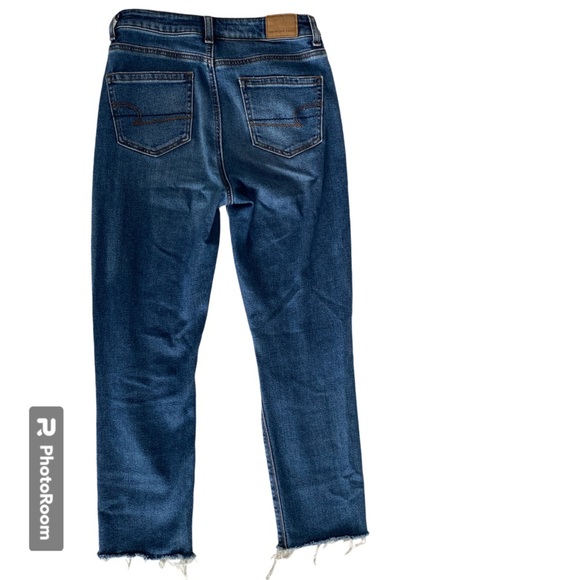 AMERICAN Eagle Distressed Raw Hem Medium Wash Mom Jean Size 00 23 1/2” - Picture 2 of 8